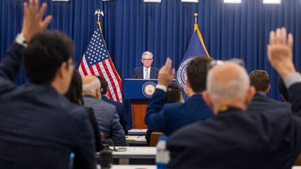 Các nghị sĩ Mỹ thúc đẩy sửa quy định “đánh thuế kép” với staking crypto trước năm 2026