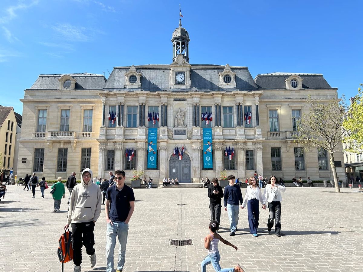 Is that a sponge under your car?