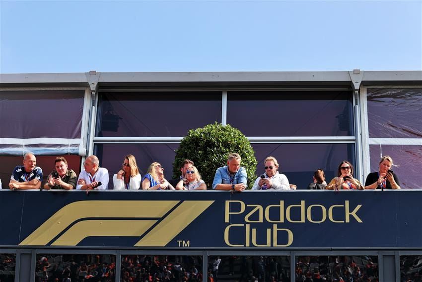 F1 Paddock Club: Best Tips for Ultimate Race-Day Experience