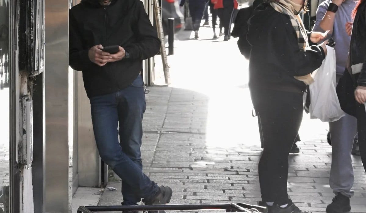 Furia de comerciantes de calle 8 por el prolongado apagón en el centro