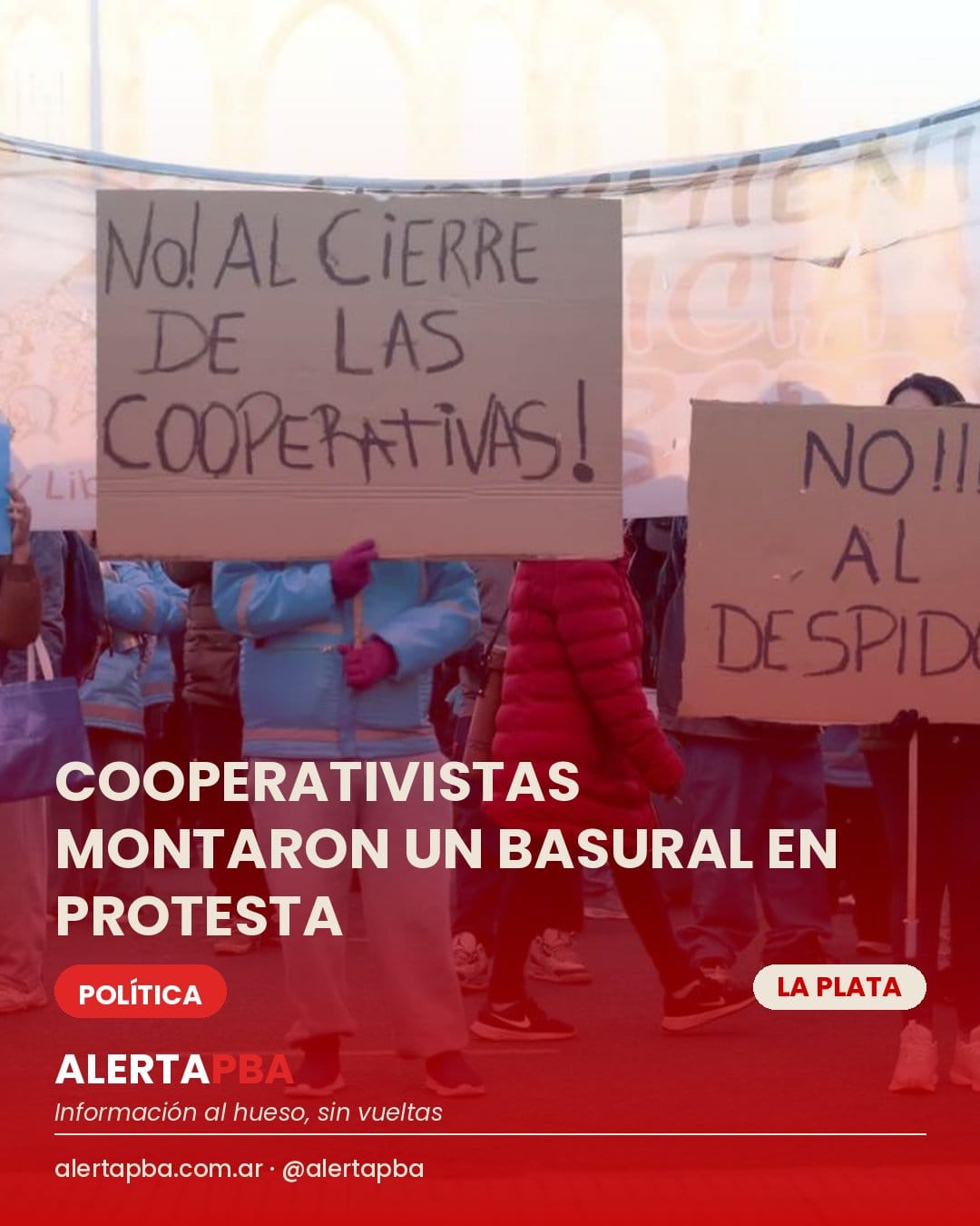 Protesta de cooperativistas en La Plata: montaron un basural en el centro de la ciudad