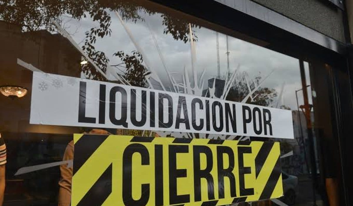 Después de 53 años, cierra la histórica fábrica textil "Clan Issime" en La Plata