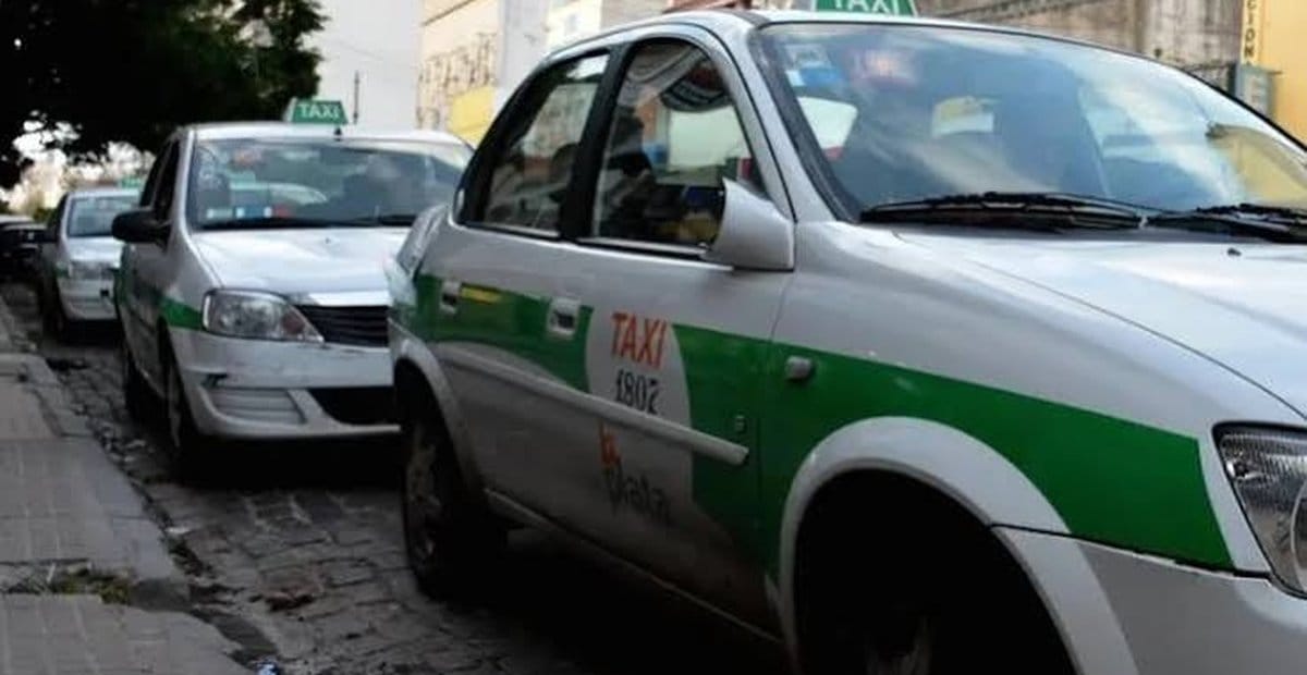 Taxistas buscan evitar la caída de 500 permisos
