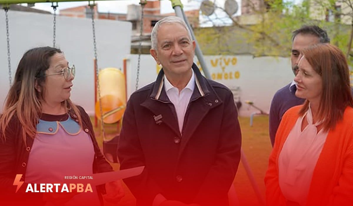 Alak recorrió las obras de un histórico jardín de La Plata y destacó las mejoras en 220 escuelas