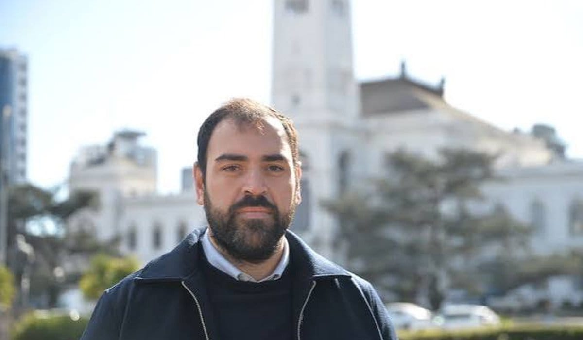 Concejal de LLA propone permisos de obra automáticos y digitales en La Plata y denuncia esperas de hasta 11 meses