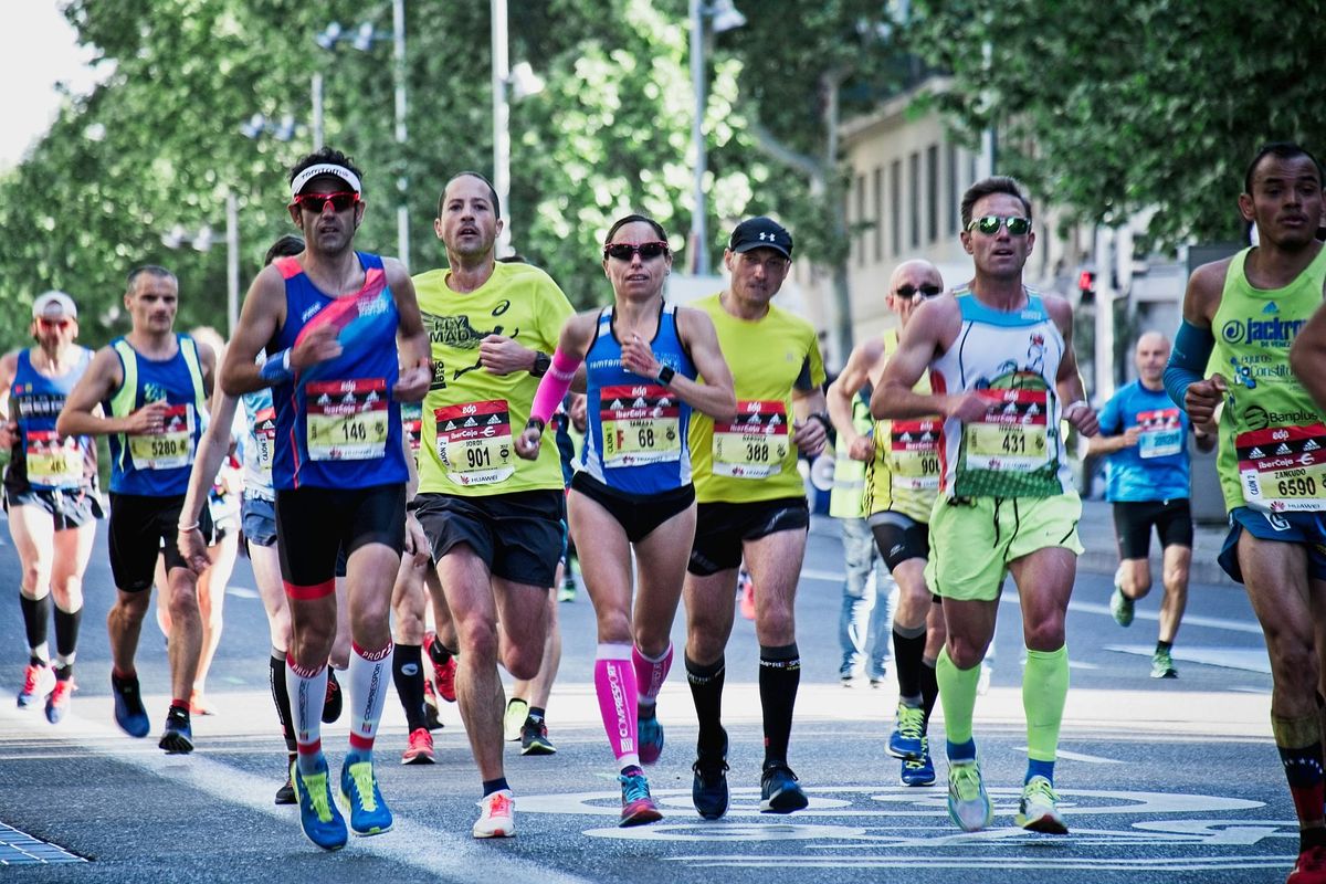 Even pacing in big city marathons: is it realistic for sub-3?