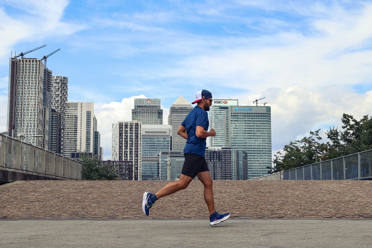 Do sub-3 runners need a weekly rest day?