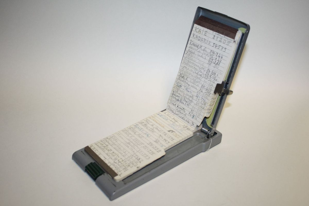 A photo of an old notebook holder device - from märkmikuhoidja - Saaremaa Museum, Estonia - CC0.
