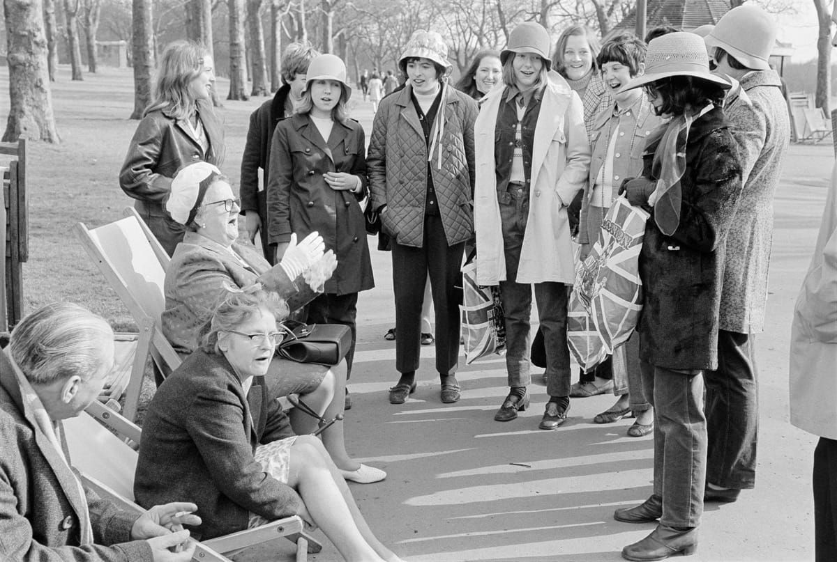 People gathering in London - source: People in London by Lepola, Markku - Finnish Heritage Agency, Finland - CC BY.