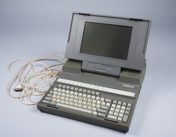 A photo of an old laptop from arvuti - Estonian Sports and Olympic Museum, Estonia - CC0.