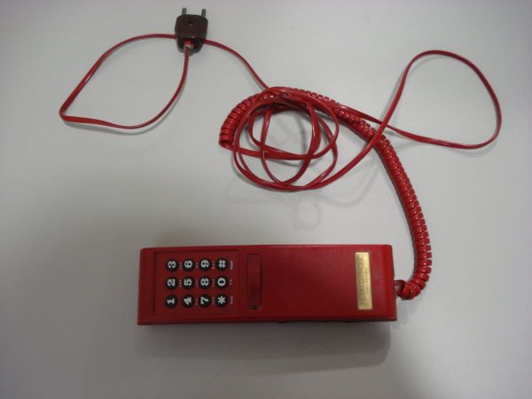 A photo of an old telephone