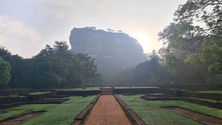 Sri Lanka - Lion rock, muinainen kalliolinnoitus