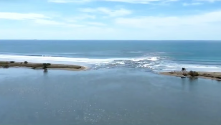 Sea Opens Channel Through Isla Cañas