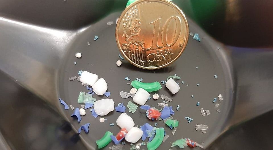 How microplastic particles in water can be identified more easily in future