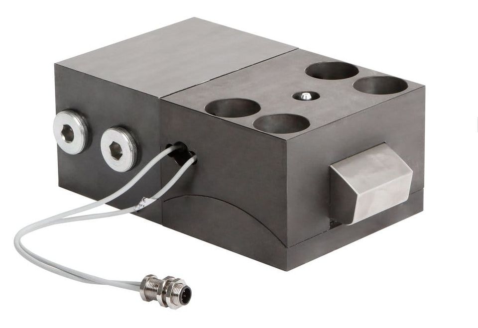 Clamps for high-temperature applications