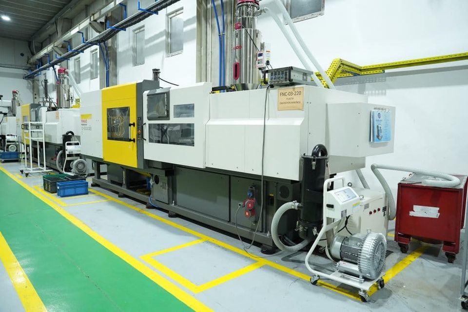 FANUC ROBOSHOT injects efficiency into plastic firm’s production line