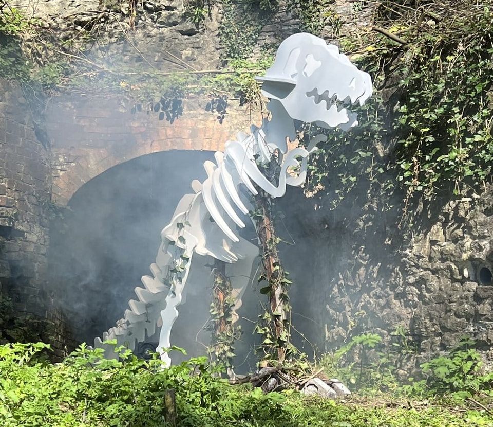 Wrights Plastics create 4m dinosaur skeletons for tourist attraction