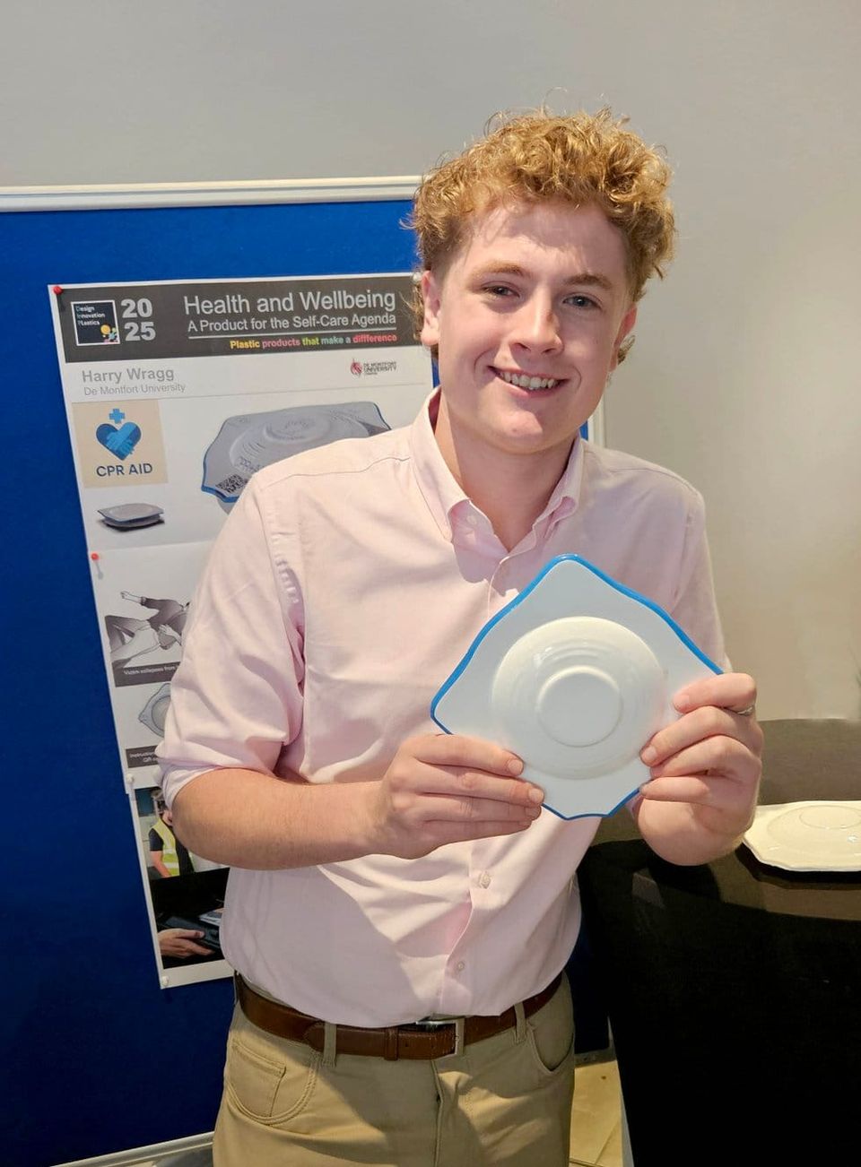 Design Innovation in Plastics: De Montfort University student claims top prize