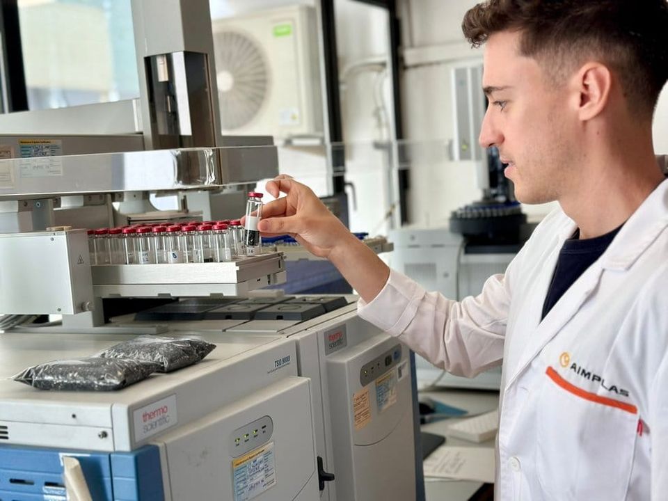 AIMPLAS' H₂ODOR project reduces odors in cars with contaminant-free recycled material