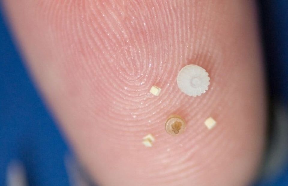 Accumold to exhibit micro moulded components for optical applications at OFC 2026