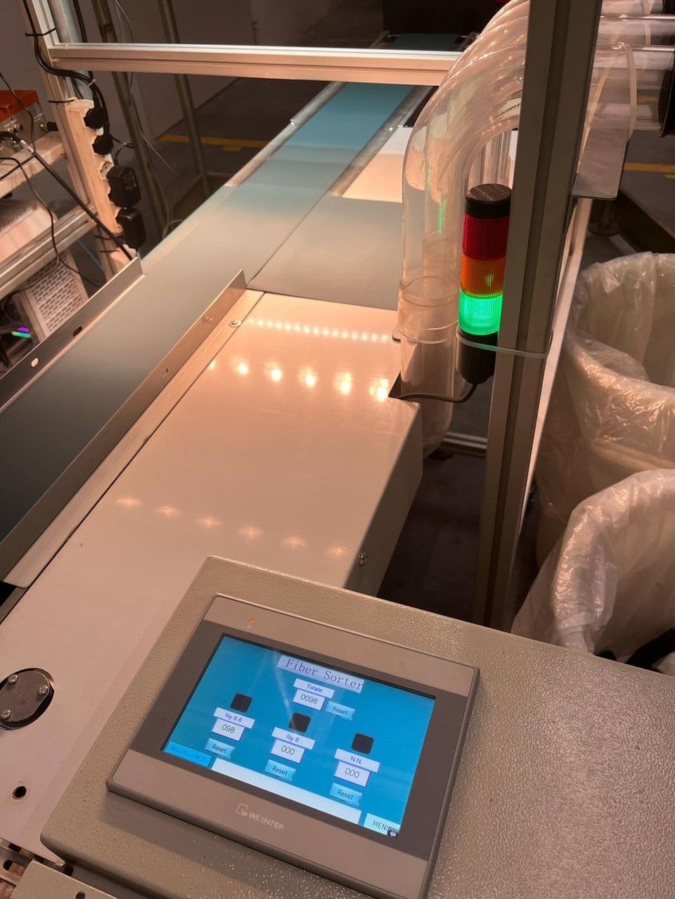 Specim introduces new AI-powered hyperspectral textile recognition solution