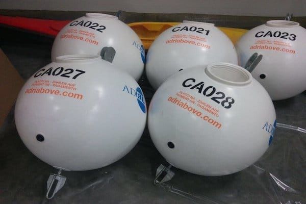 Label free graphics for Rotational Moulded Plastic Products