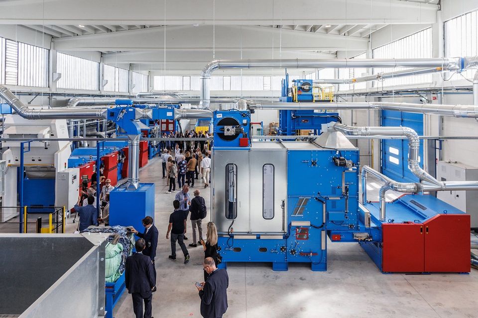 From textile waste to spinning-grade fiber: STADLER Group engineers integrated sorting solution for IGERS in Italy
