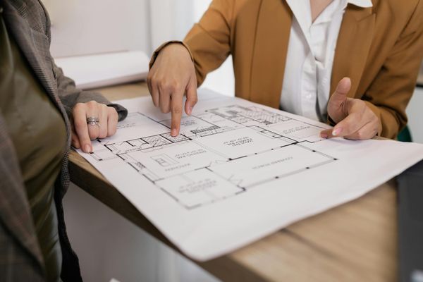 A Homeowner’s Guide to Comparing Builders Before a Major Project