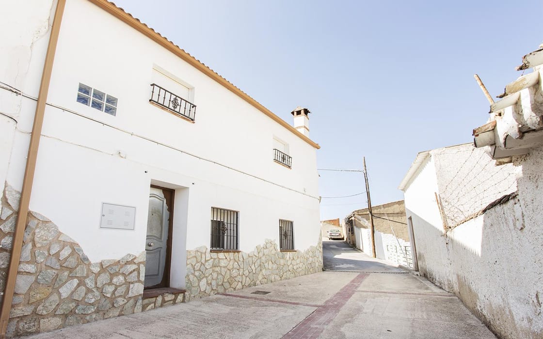Restauriertes Dorfhaus mit rustikalem Charme in Granada für 79.900€