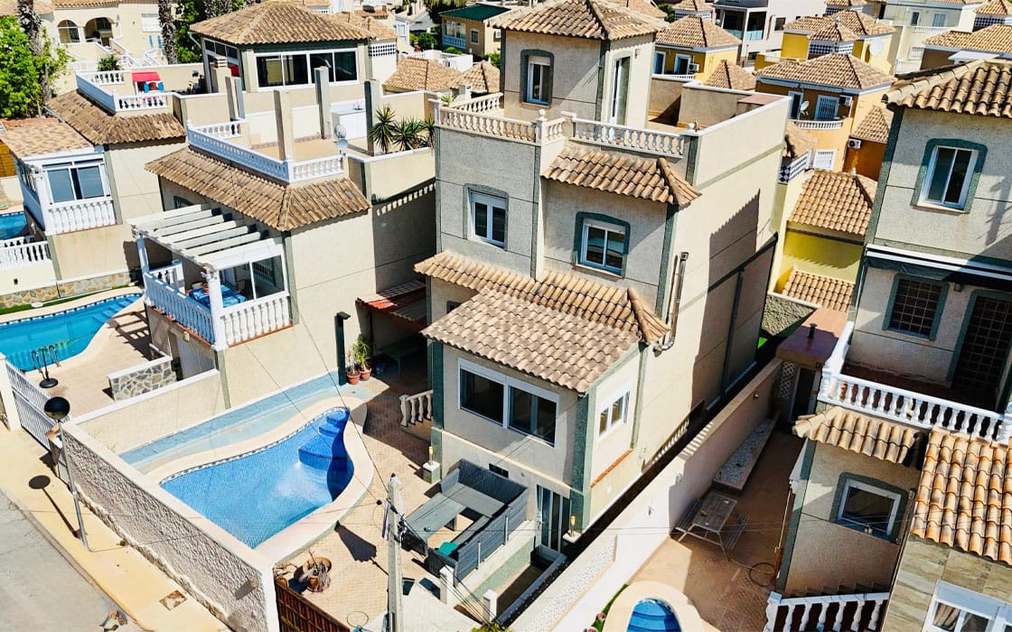 Geräumige Villa mit Gäste-Apartment an der Costa Blanca für 249.999€