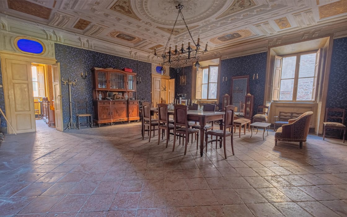 Historischer Palazzo mit Original-Fresken & Panoramaterrassen in der Toskana für 175.000€