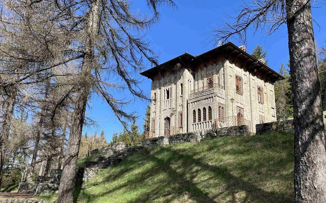 Imposante Villa mit 37.000 m² privatem Park in der Lombardei für 190.000€