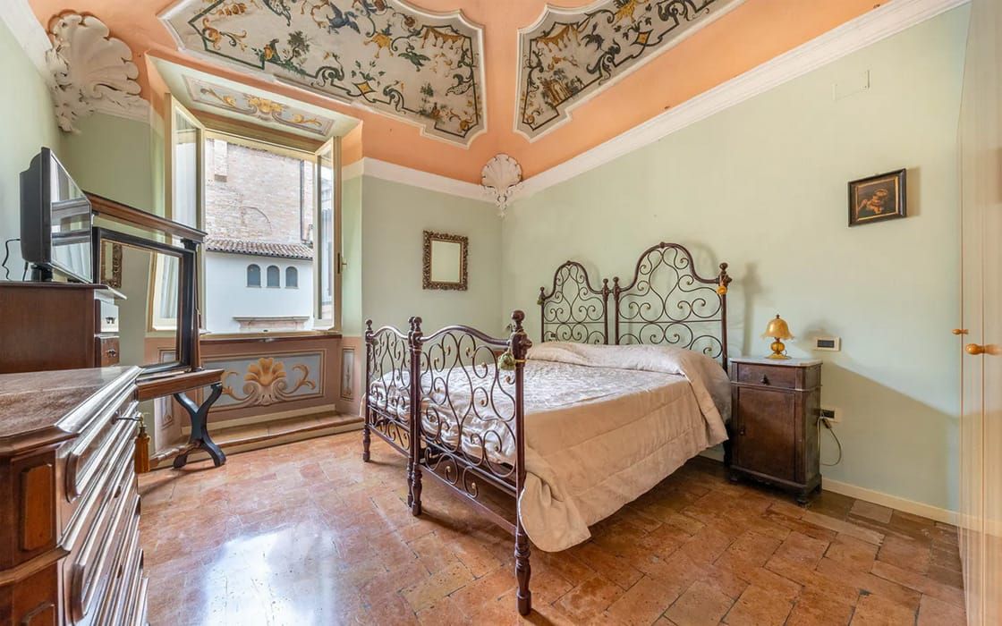 Apartment mit Original-Fresken in Umbrien für 145.000€