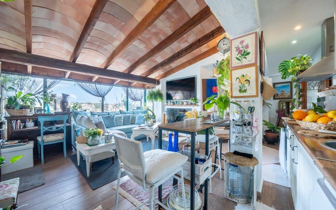Möbliertes Penthouse mit 53m²-Hafenblick-Terrasse auf Mallorca für 229.900€