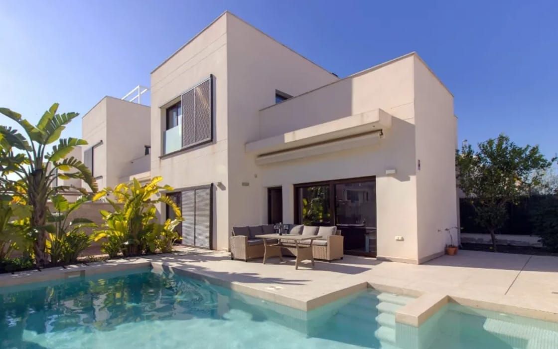 Moderne Villa mit privatem Pool an der Costa Blanca für 350.000€