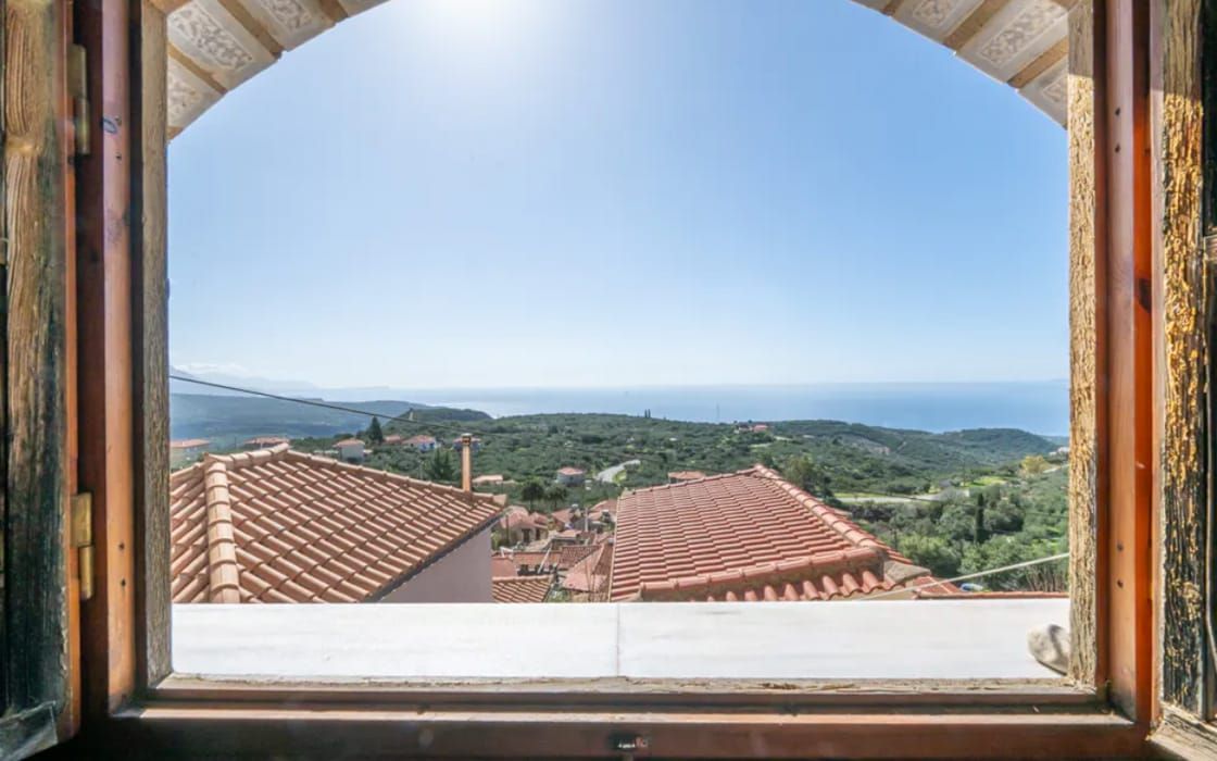Steinhäuschen mit Panorama-Meerblick auf dem Peloponnes für 130.000€