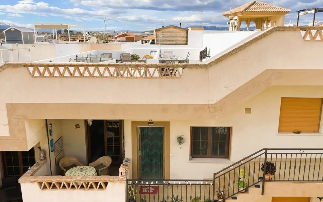 Penthouse mit großer Meerblick-Dachterrasse in Andalusien für 139.000€