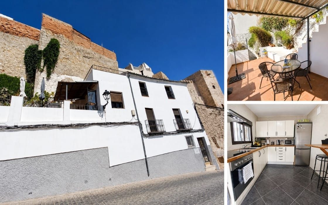 Stadthaus an der Burgmauer mit Panoramaterrassen in Andalusien für 89.000€