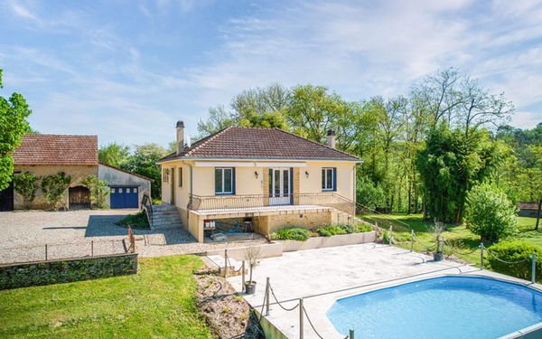 Charmantes Landhaus mit Pool & riesiger Scheune in der Dordogne für 210.000€