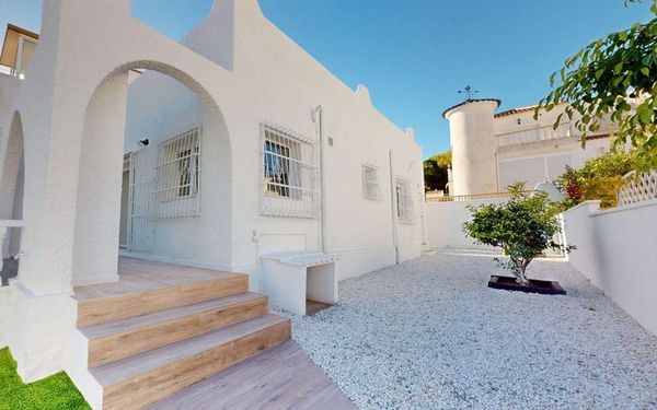 Sonniger Bungalow mit Dachterrasse an der Costa Blanca für 189.000€