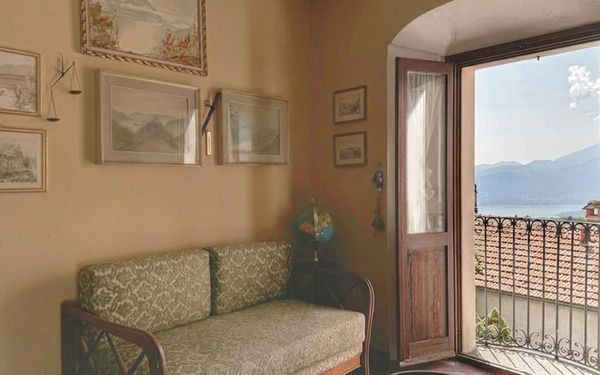 Historisches Steinhaus mit Blick auf den Comer See für 175.000€