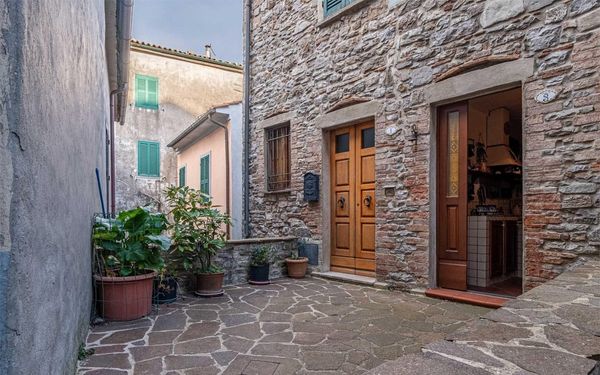 Authentisches Steinhaus in der südlichen Toskana für 35.000€