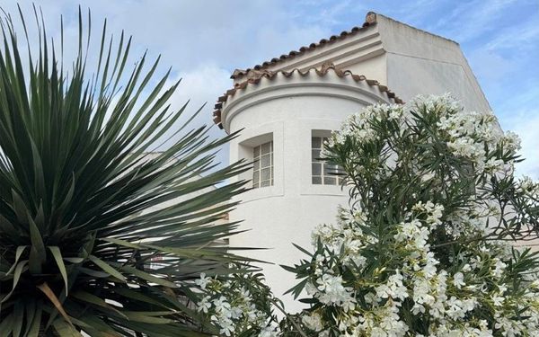 Elegante Villa mit Meerblick-Dachterrasse an der Costa Blanca für 265.000€