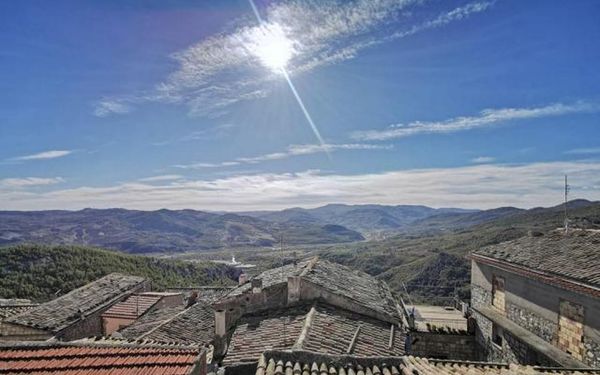 Kompaktes Schnäppchenhaus mit Panorama-Terrasse in den Abruzzen für 12.000€