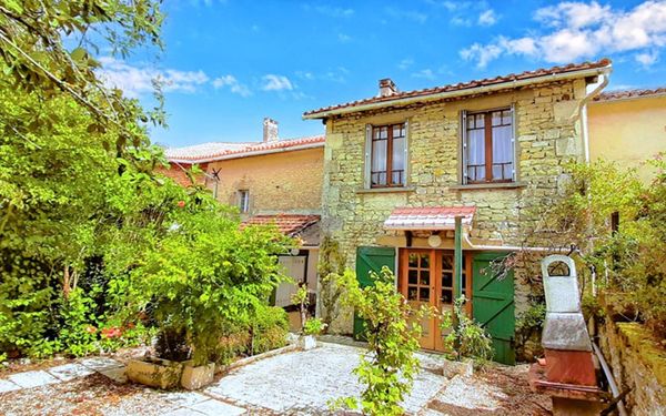 Charmantes Steinhaus mit privatem Innenhof in der Dordogne für 85.000€