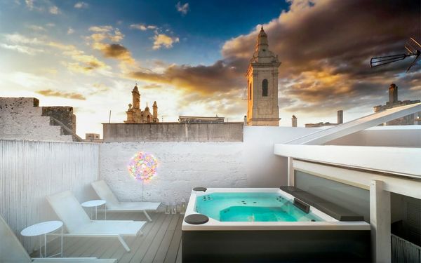Renoviertes Altstadthaus mit Dachterrassen-Jacuzzi in Apulien für 250.000€