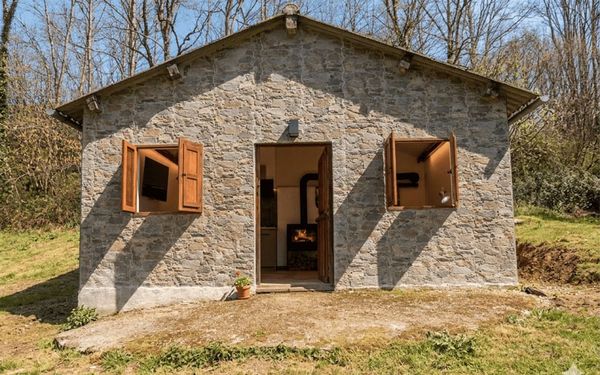 Steinhütte mit großem Grundstück in Asturien für 89.000€