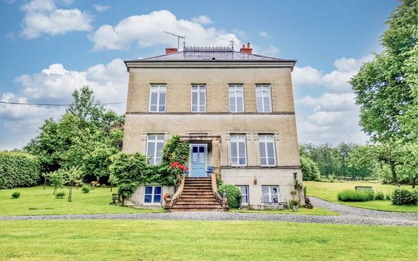 Herrenhaus mit Privatpool im Limousin für 262.150€