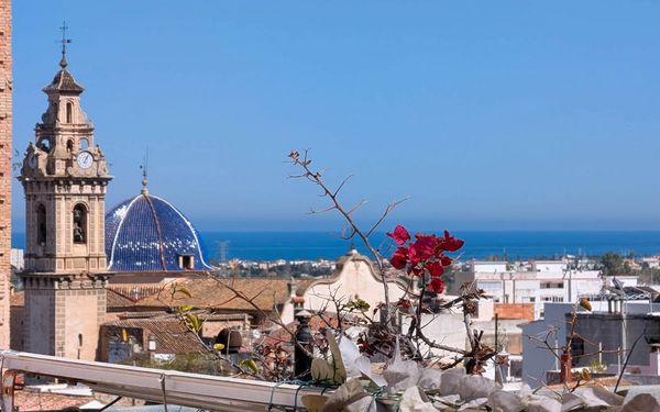 Stadthaus mit 360-Grad-Meerblick-Dachterrasse an der Costa Blanca für 286.500€