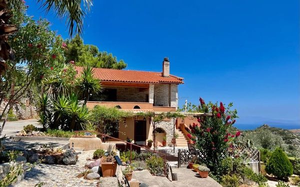 Steinhaus mit Ägäis-Blick auf Chios für 250.000€
